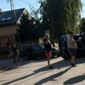 Bizaran udes u Novom Sadu: Automobil prevrnut na bočnu stranu