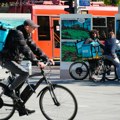 Достављачи хране на бициклима: Камиказе на улицама Србије