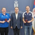 Dačić uručio diplomatske pasoše Mikecu i Arunovićevoj