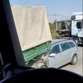 Ljudi, pazite za volanom Lančani sudar na putu Zrenjanin-Melenci (video)