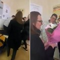 Učenici se potukli pred razrednom za osmi mart! Kada je uletela u masu doživela šok: Na kraju se svi izgrlili! (video)