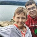 Filip (15) i njegov brat poginuli u teškoj nesreći s ocem: Majka jedva smogla snage da se oprosti od sinova