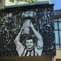 Humska dobila jedan od najlepših murala: Na stadionu Partizana oslikana kultna scena legendarnog Moce Vukotića