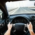 AMSS: Kiša, grad i vetar otežavaju putovanja, na graničnim prelazima nema gužve