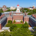 Šokantna odluka u Americi! Tramp zabranio Harvardu upisivanje studenata iz inostranstva
