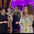 Ana Bekuta zapevala na slavlju kod Sanje Maletić! Folk pevačica ispunila želju mami slavljenice, digla sve zvanice na noge…