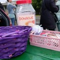 Raskrsnica kod Futoške blokirana, prikupljaju se donacije za ugrožene i kod GSP-a