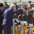 Malajski ples na američki način – kad Tramp uvija kukovima
