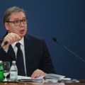 Vučić poručio da će ubuduće govoriti u stilu „cveće cveta“, ali neće da se pravi lud