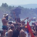 Ludnica na Drini! Čamac se prevrnuo, bio i Spajdermen, a kako su Srbi raspalili roštilj nasred reke je hit