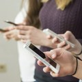"Duh je već izašao iz boce" - Može li potpuna zabrana telefona u školama zaista da reši problem?