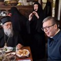 Mati Jelena na fruli svira jednu od najlepših srpskih pesama: Vučić u poseti manastiru Lepčince kod Vranja "Oj Kosovo…