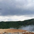 Поново гори депонија Дубоко код Ужица, два хеликоптера МУП-а помажу у гашењу /фото/