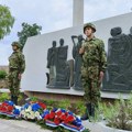 Sremska Mitrovica: Obeležen Dan pobede kod Spomenika u Martincima