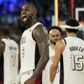 Tripl-dabl: Lebron "poludeo" protiv Srbije