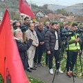 Više desetina Albanaca protestovalo ispred Policijske stanice Medveđa zbog pasivizacije adresa