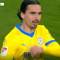 Dvojnik Zlatana Ibrahimovića sa dva gola srušio HSV (VIDEO)