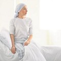 Žena je 10 godina ignorisala jedan simptom: A onda je dobila dijagnozu raka debelog creva