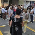 Protest studenata i građana ispred PS 29. novembar, zbog hapšenja osumnjičenih za napad na Miloša Pavlovića
