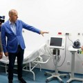 "Moramo da pokažemo veću brigu o starima ": Vučić obilazi novoosnovani Centar za palijativno zbrinjavanje UKCS