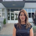 Došla ispred tuđe škole da zove na Ćaci skup