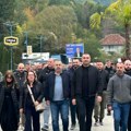 Ogroman broj Srba u Zubinom Potoku Na čelu kolone kandidat za gradonačelnika i nosilac Srpske liste
