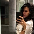 Kosa i telo mokri od znoja: Najzgodnija Srpkinja zaludela ljude fotkom, svi gledaju u njen bujni dekolte (Foto)
