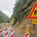 Pokrenuto klizište na putu kod Čačka: Ekipe odmah upućene na teren; Zatvorena deonica do daljeg