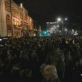 BLOG UŽIVO "Pustite rektora": Okupljeni skandiraju i zvižde policiji, čekaju dr Vladana Đokića da se obrati