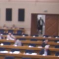 Incident u Skupštini RS: Nebojša Vukanović izbačen sa sednice, obezbeđenje ga jurilo po sali (video)