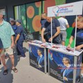Aktivisti SNS-a postavili štand u naselju „Šumice“. ODBILI DA GOVORE za portal Volim Zrenjanin!? Aktivisti SNS Zrenjanin