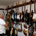 Šezdeset gitara pod jednim krovom – neobična kolekcija iz Lukićeva