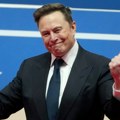Mask poručio ljudima da slikaju kartice i pošalju ih Groku, usledile kritike i smeh