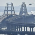 Dve osobe poginule, a dete povređeno na Krimskom mostu, optužbe protiv Ukrajine za teroristički napad