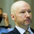 Masovni ubica Anders Brejvik tuži Norvešku: Nije mu dovoljno što u zatvoru ima TV salu, kuhinju, papagaje...