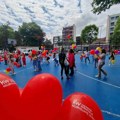 Crveni dan obeležen u Čuburskom parku: Sjajna humanitarna akcija! Vračarom odjekivala dečja graja