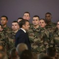 Macron obišao ukrajinske trupe koje se u Francuskoj obučavaju za rat s Rusijom