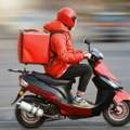 Lopovluk kompanija za dostavu Ponovo naplaćuju naknadu za ovu besmislenu stvar!