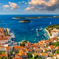 Turisti na aparatima, soba bez prozora 166 evra?! Hrvatici presela "jutarnja kava" od 7€ pa oplela po rođenoj zemlji! U Grčkoj…