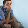 Nervira vas kolega što cupka nogom Psiholozi otkrili šta se krije iza toga