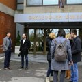 (Foto) sramotno! Studenti blokaderi presekli struju na filozofskom- 25 plenumaša ometa 5.000 studenata da nastave studiranje