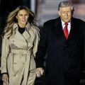 "Da se Makronovi ovako ponašaju, gde bi im bio kraj" Donald i Melanija Tramp stigli u Britaniju, jedan detalj svima zapao za…