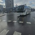Vozač autobusa se zaleteo u građane tokom odavanja počasti stradalima u Novom Sadu