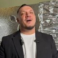 "Koliko lepo biće!" Gastoz bacio oko na ovu pevačicu?! Ostavio joj komentar, ona mu ovako odgovorila...
