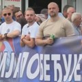 Verbalni sukob dve grupe u Resniku: Studenti i zborovi izašli "da pokažu da se ne boje", došli i simpatizeri SNS sa Dejanom…