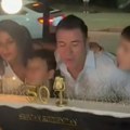 Pevač na spektakularan način proslavio jubilarni, svi su u šoku zbog njegovih godina: Moli se Bogu i krsti