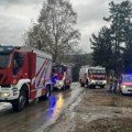Prve fotografije avionske nesreće u Austriji: Policija i vatrogasci na terenu, uzrok nesreće nepoznat