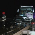Novi detalji saobraćajne nesreće kod Kragujevca: Jedan vozač poginuo, članovi tri porodice u bolnici VIDEO