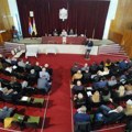 Sednica kragujevačke Skupštine prekinuta noćas, odbornici opozicije ćutali za govornicom