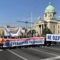 Protest prosvetara ispred Skupštine Srbije i štrajk u školama, premijer poziva sindikate da prihvate ponudu vlade